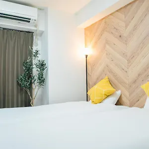 Apartment Royal Heights Sakuragawa, Osaka